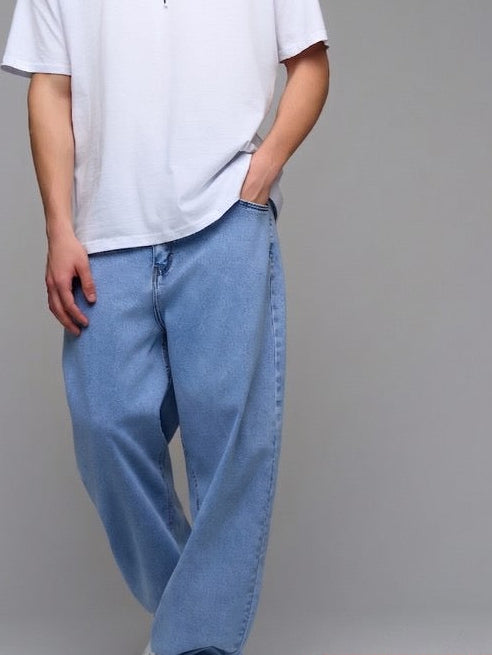TJ Luxe Men’s Relaxed Light-Wash Baggy Jeans